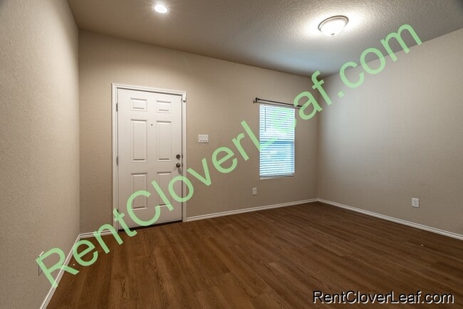 Building Photo - 4 Bedroom with 3 Car Garage