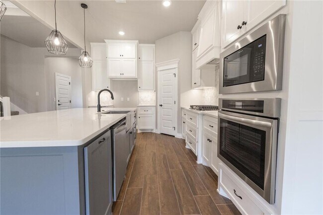 Foto del edificio - **Gorgeous Newer Build! 4 Bed 3 Bath**