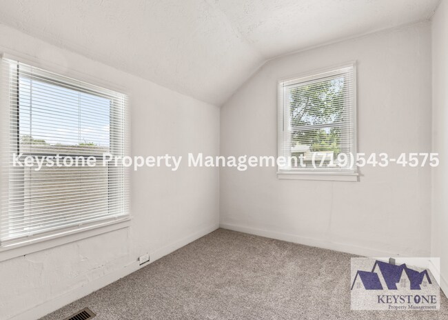 Foto del edificio - 1709 Belmont Ave