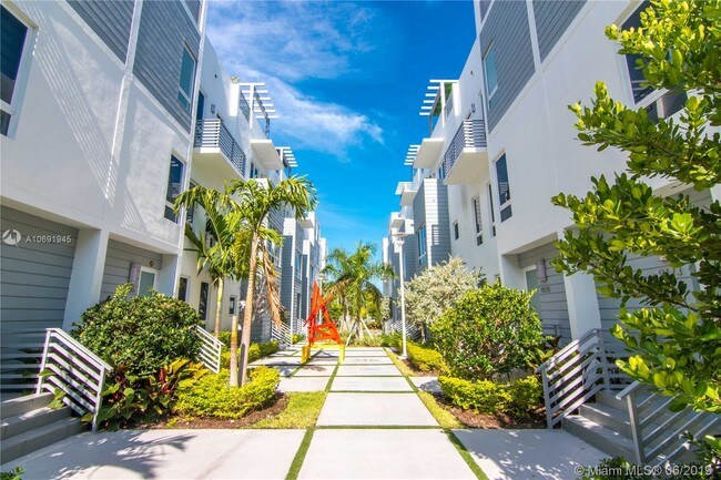 Foto del edificio - 9173 NW 33rd St
