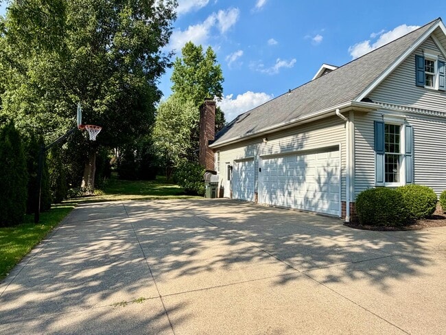 Building Photo - 6955 Salerno St NW