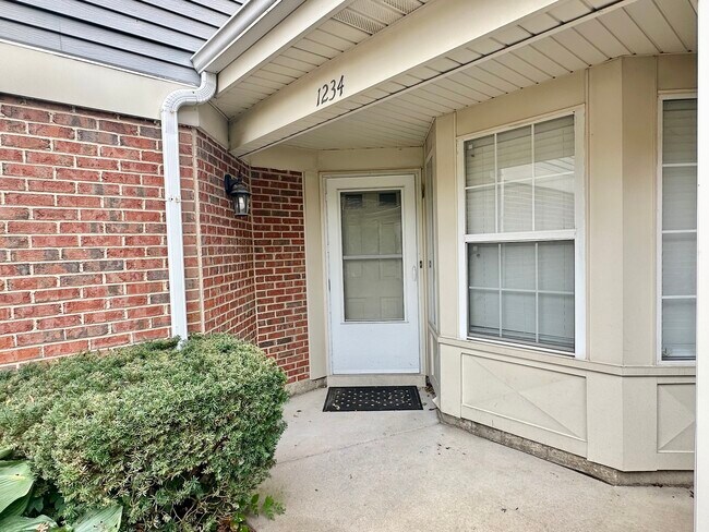 Foto del edificio - 1234 Churchill Ct