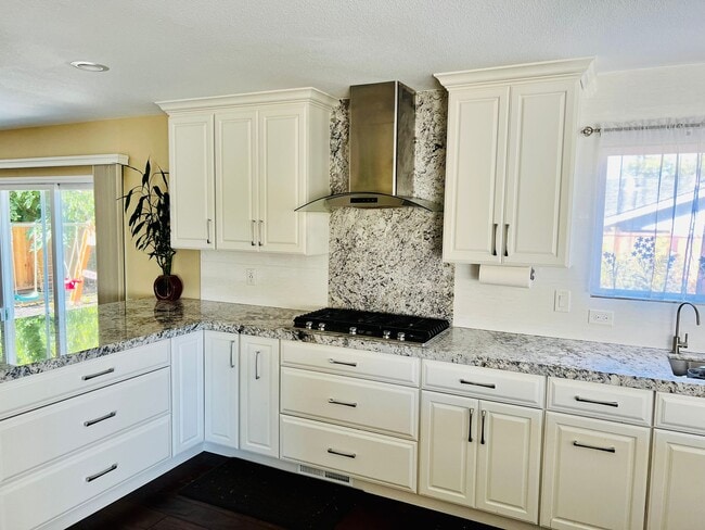 Building Photo - 5319 Westbury Ct