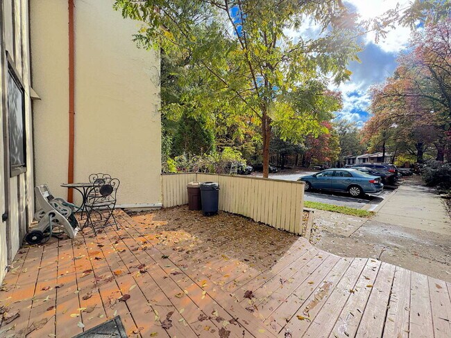 Foto del edificio - Charming Reston Townhome in a Prime Location