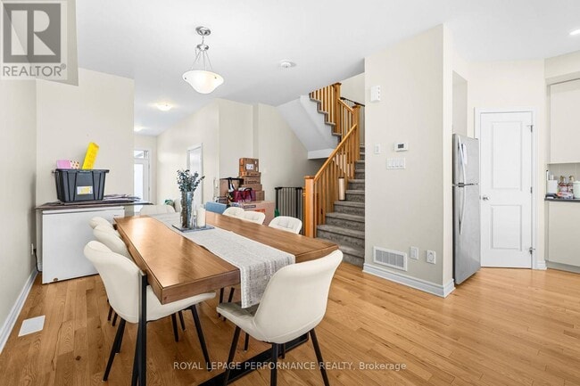 Building Photo - 709 Namur St