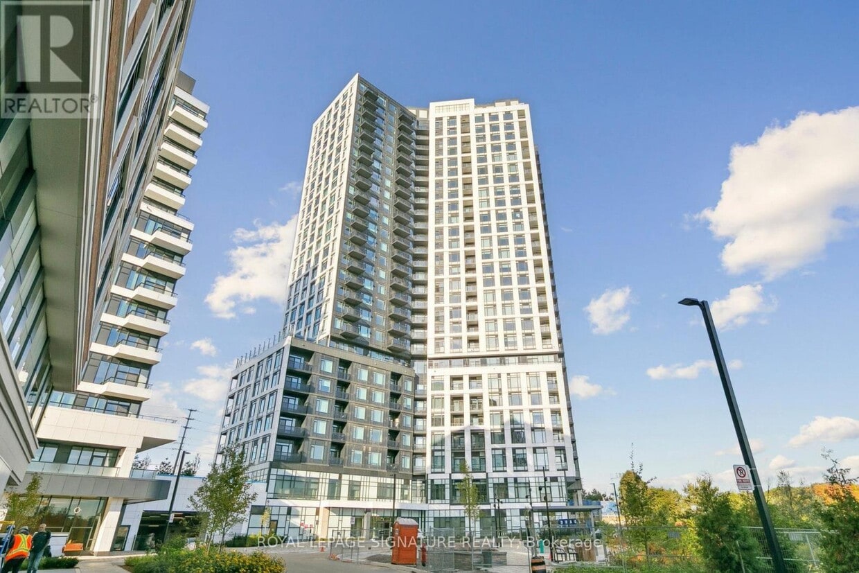Photo principale - 2495 Eglinton Ave W
