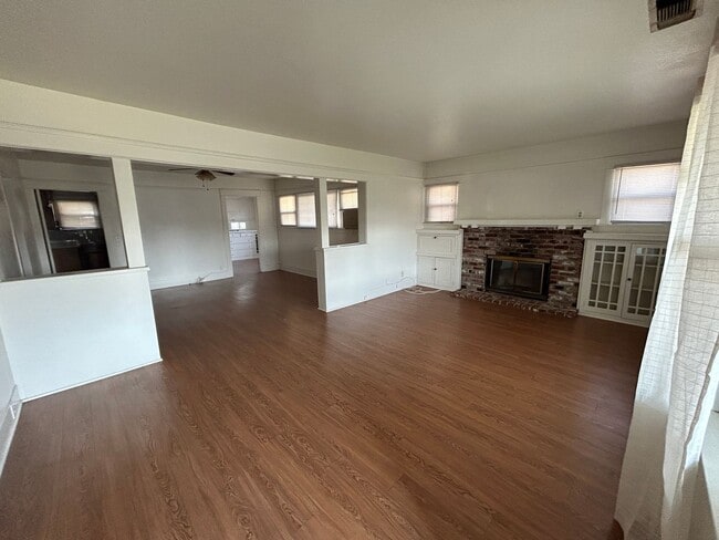 Foto del edificio - Centrally Located Cottage