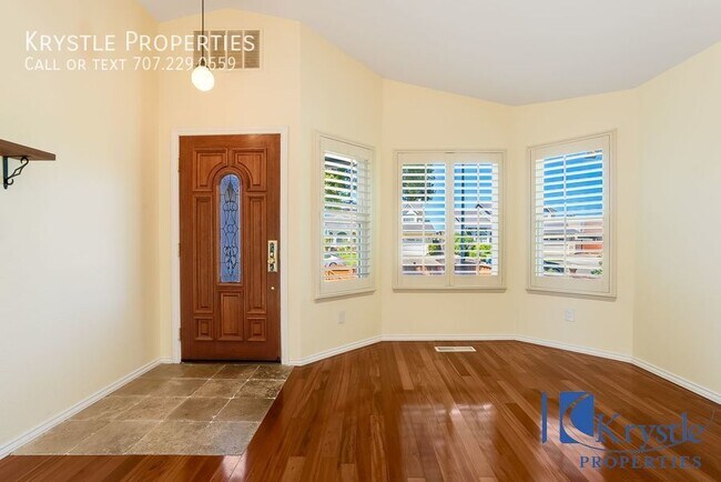 Foto del edificio - Gorgeous Glen Cove home with beautiful upg...