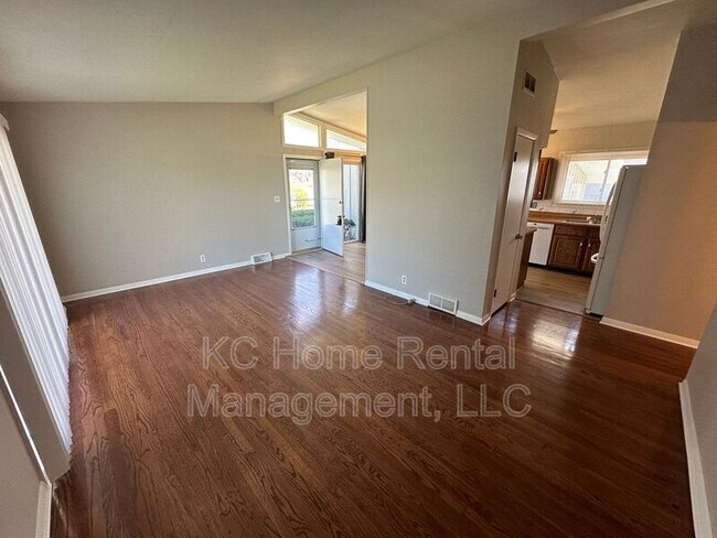 Foto del edificio - 6006 N Howard Ave