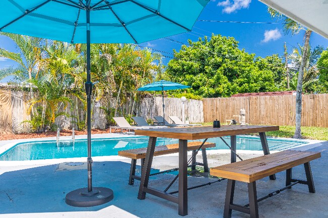 Foto del edificio - 6445 SW 22nd Ct