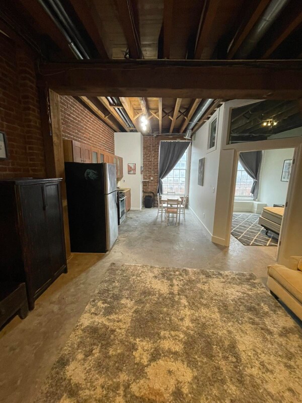 1009 Jefferson St, Lynchburg, VA 24504 Apartment for Rent in