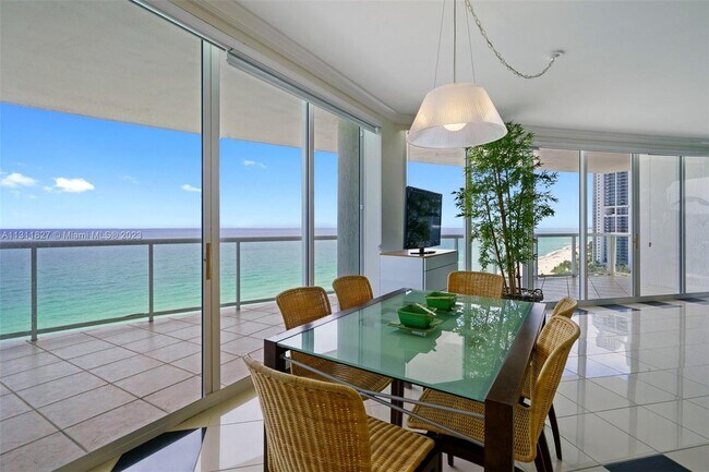 Foto del edificio - 18671 Collins Ave