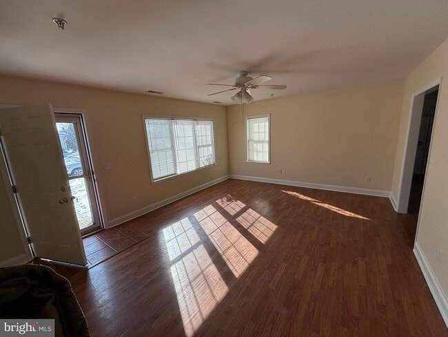 Foto del edificio - 303 Oak Ave