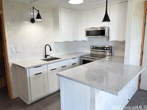 Building Photo - 2740 Kuilei St