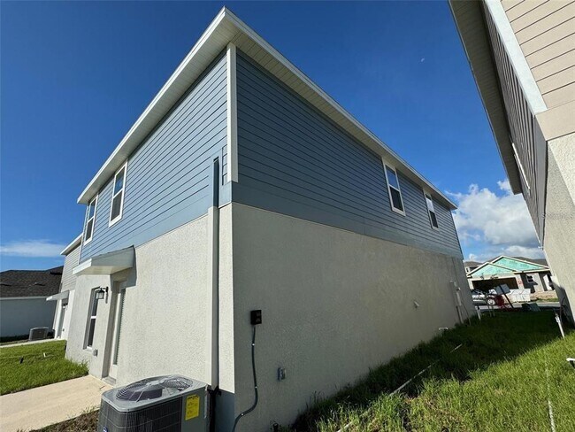 Foto del edificio - 565 Reggie Rd
