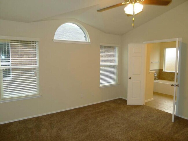 Building Photo - 6601 Cascade Dr