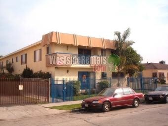 Primary Photo - 6214 S Victoria Ave