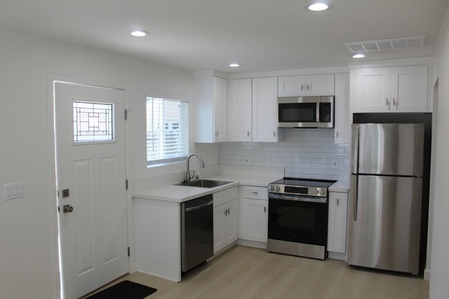 Building Photo - Brand New Construction, Never Lived In, 2bd 2ba in Fullerton