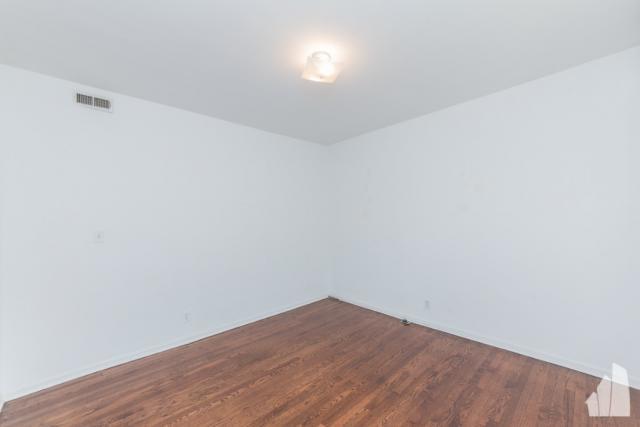 Building Photo - 1 bedroom in Chicago IL 60640