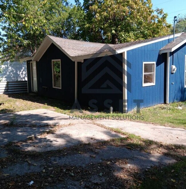 Foto del edificio - 1323 S Blackwelder Ave