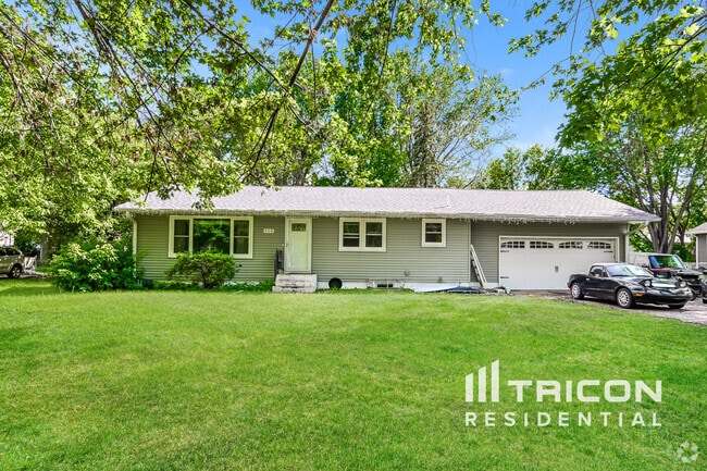 Building Photo - 408 Riverview Dr