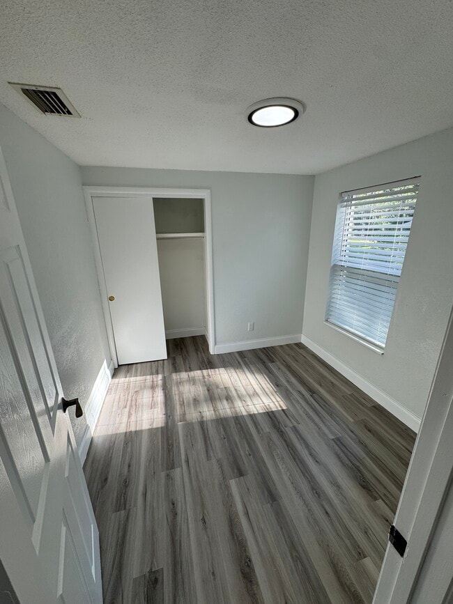 Building Photo - 16116 Tampa St
