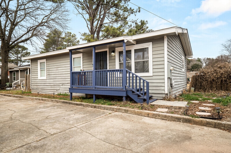 Photo - 866 United Avenue Southeast