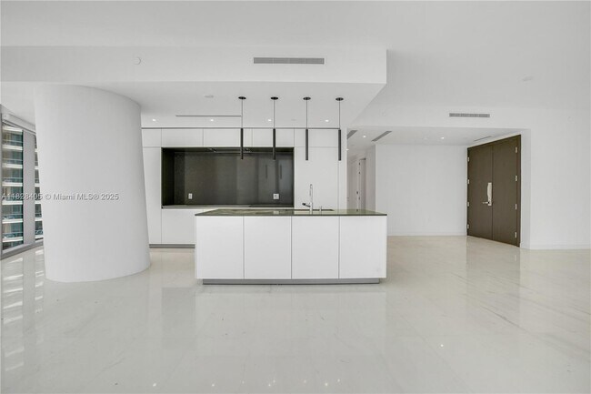 Foto del edificio - 300 Biscayne Blvd Way