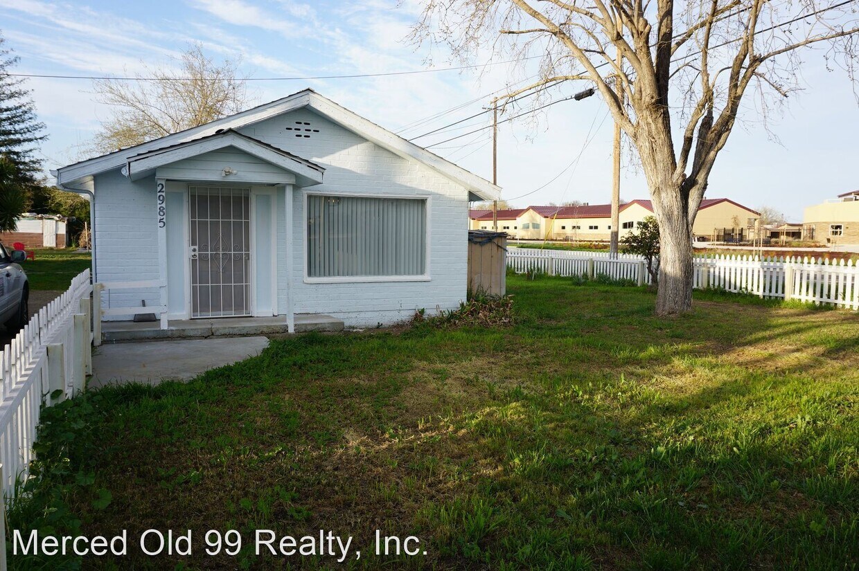 Foto principal - 2 br, 1 bath House - 2985 E Childs