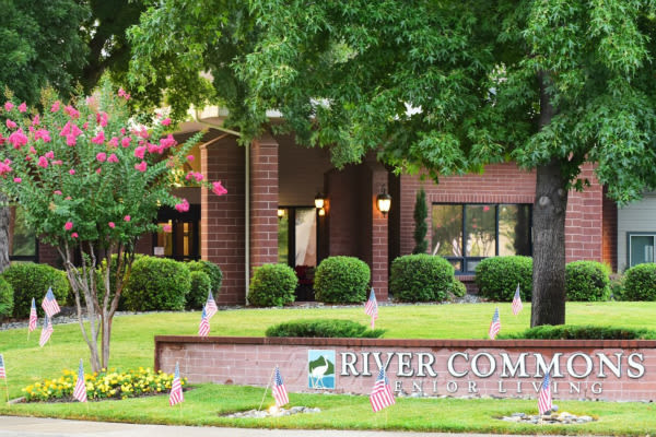 Foto principal - River Commons Senior Living