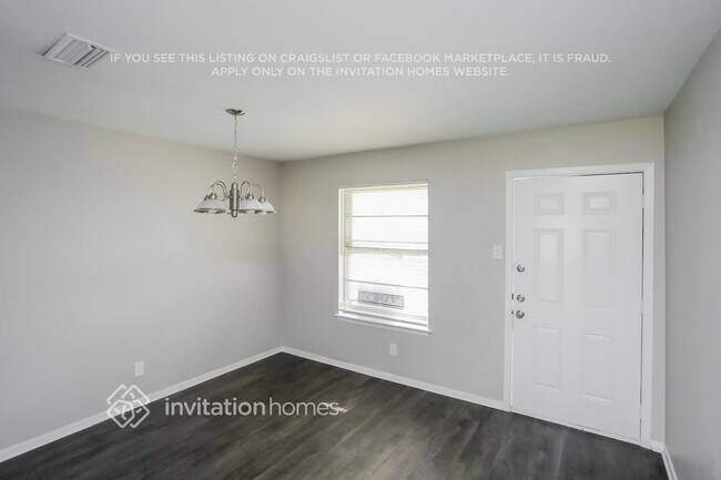 Building Photo - 215 Adams St