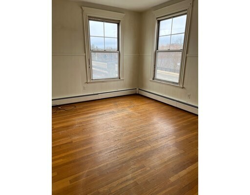 Primary Photo - 306 Main St
