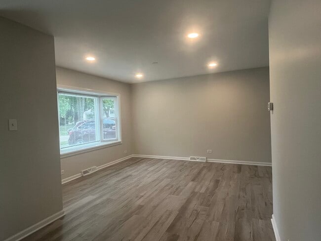 Building Photo - 528 Bonniebrook Ave