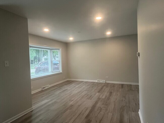Foto del edificio - 528 Bonniebrook Ave