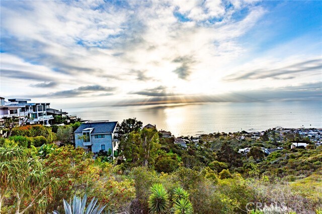 Building Photo - 805 Katella St