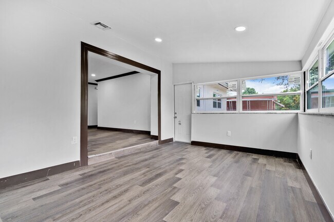 Foto del edificio - 732 NW 188th Dr