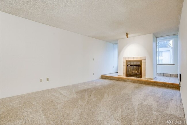 Building Photo - 13717 Linden Ave N