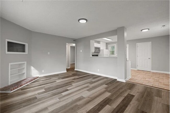 Building Photo - 806 Crestline Rd NW