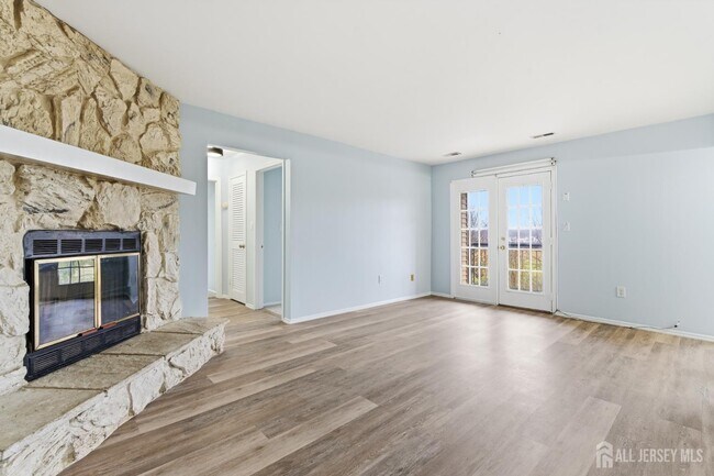 Building Photo - 1610 Green Hollow Dr