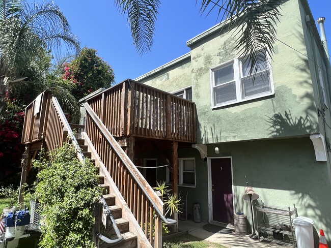 Stairs leading up to unit - 1241 E Florida St