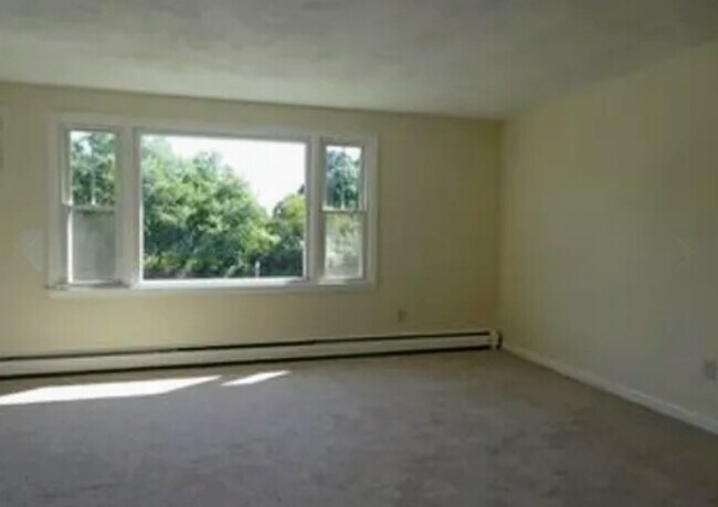 Living room - 5 Cicero Dr