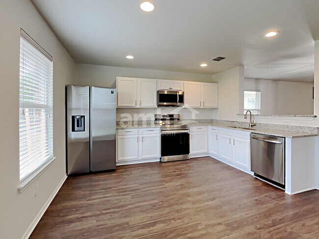 Building Photo - 16617 J Cheshier Ct