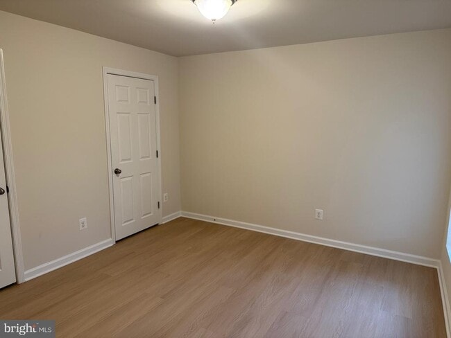 Foto del edificio - 6231 Glen Wood Loop