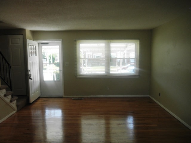 Building Photo - 757 Lannerton Rd