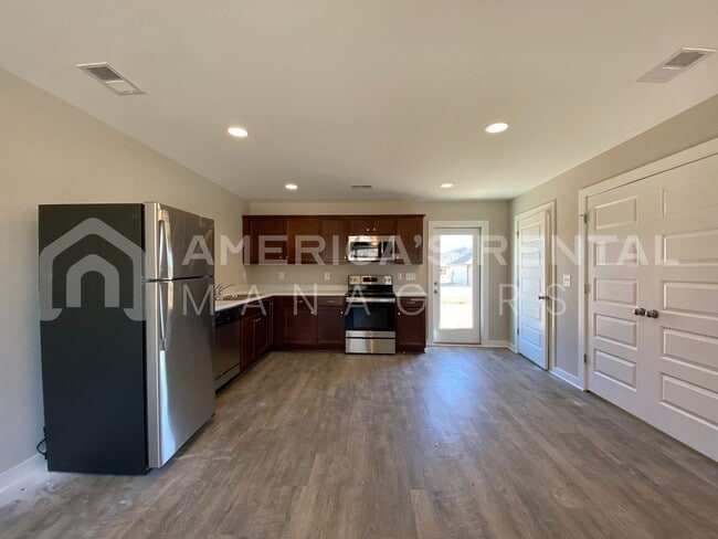 Building Photo - Home for Rent in Talladega, View with 48 H...