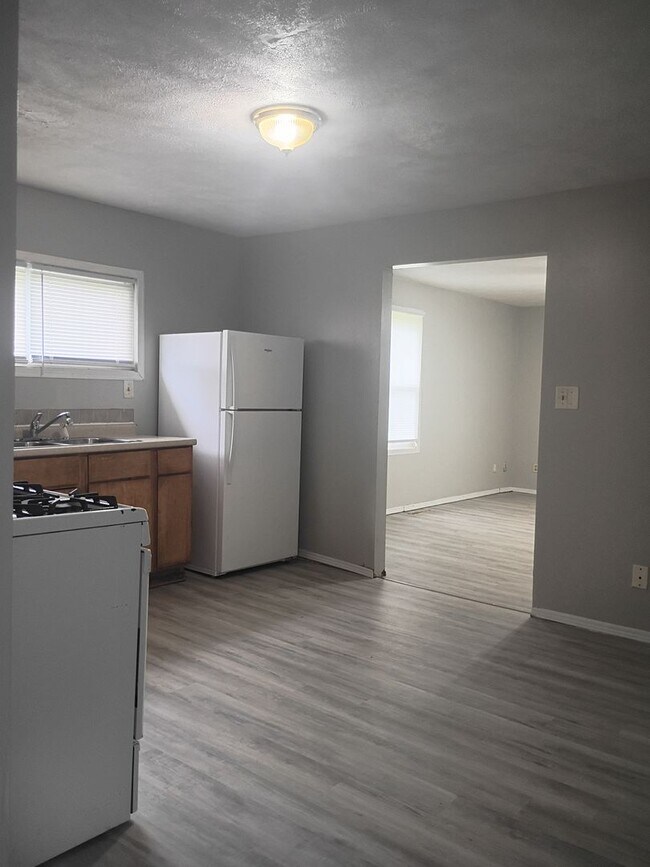Foto del edificio - 1213 W 17th St