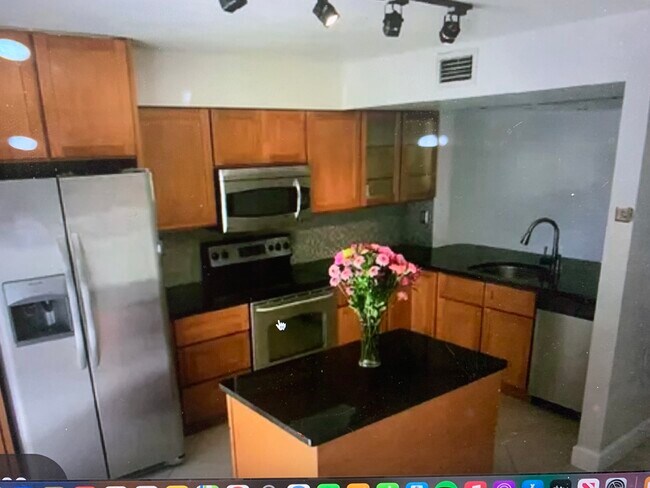 Foto del edificio - 8240 SW 149th Ct