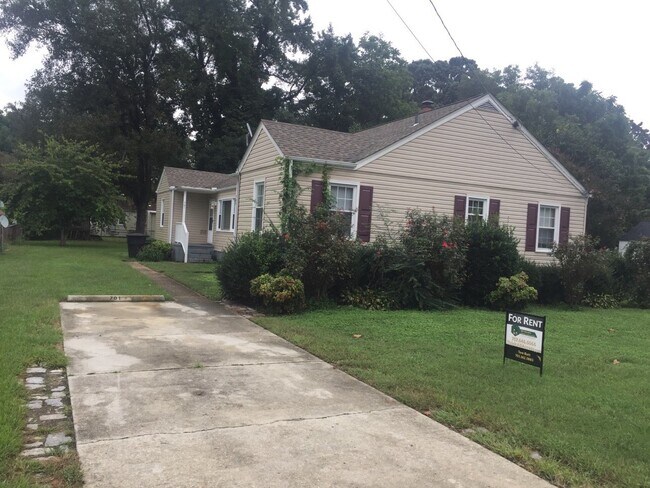Building Photo - Duff_Jewell Ave Duplex