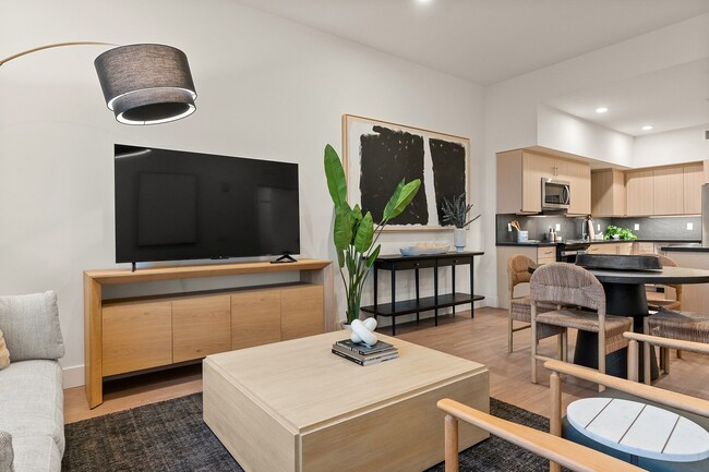 Building Photo - Silhouette Apartments