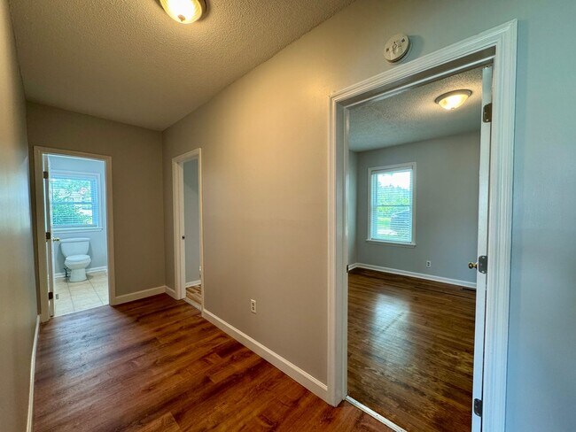 Foto del edificio - 901 W Danville St